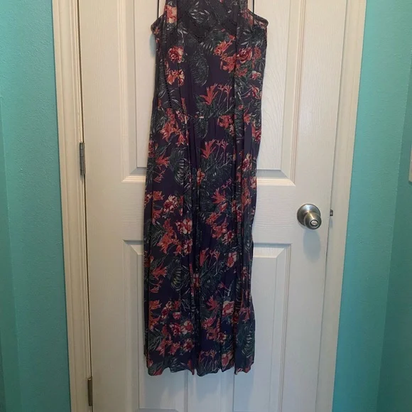 Dress - Picture 2 of 7